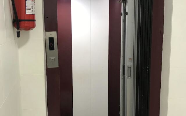 S M Mansion near Harbour & High court