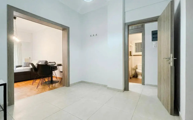 Kodrigktonos Central 77sqm apt in Viktoria
