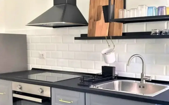 Contemporary studio- Ornato 13