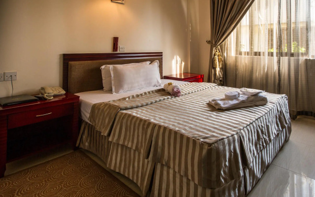 Sunlodge Hotel