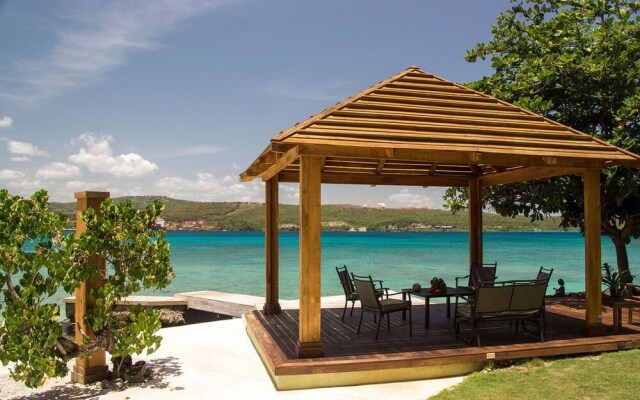 Seagrapes Villa