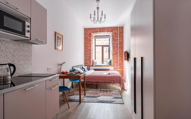 Kamelia Triplet Studio