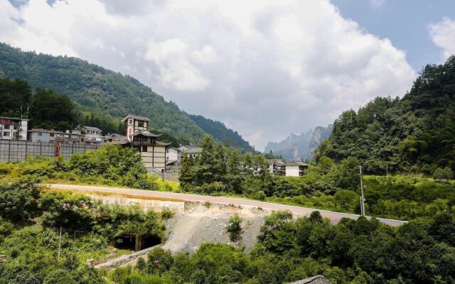 Bajie Youth Hostel National Forest Park