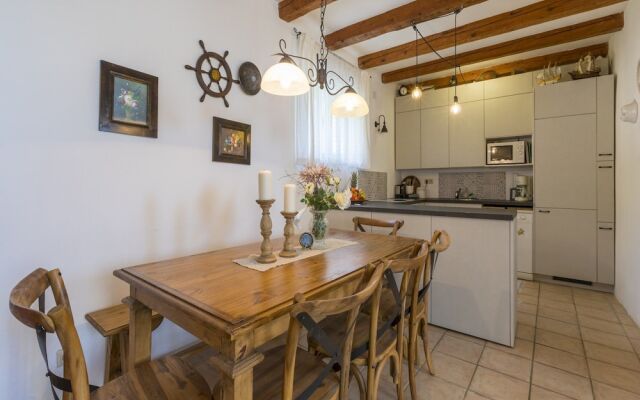 Rustic Villa Mala