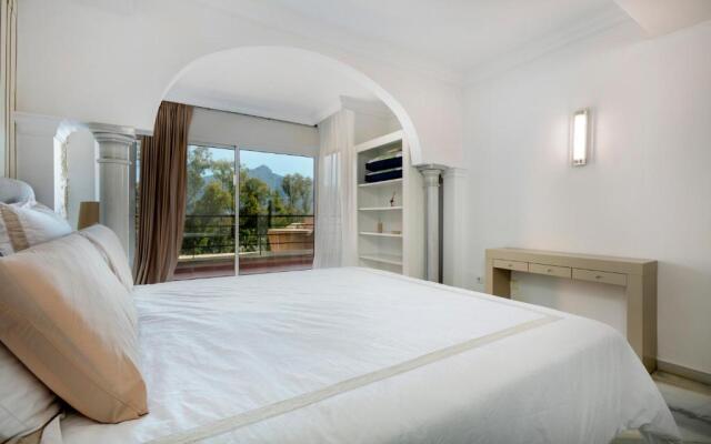 Stunning 2 bedroom apartment Magna Marbella RDR259