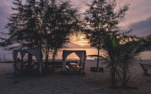 Tharadol Beach Resort