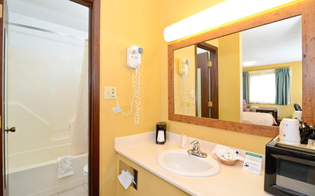 Americas Best Value Inn Iola