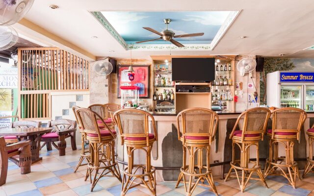 Summer Breeze Hotel