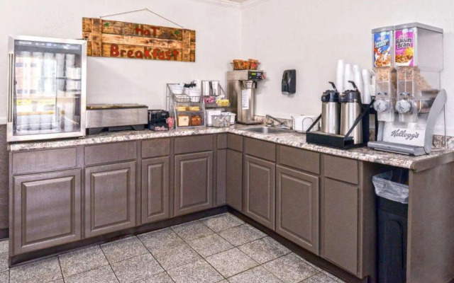 Country Garden & Suites