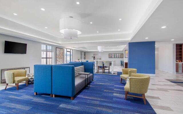 Holiday Inn Express & Suites Tulsa East - Catoosa by IHG