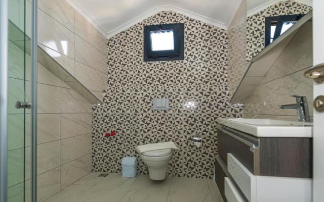 Hisar 2 - 4 Bedroom Holiday Villa in Hisarönü