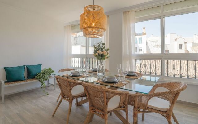 Sunny Terrace Apartment, Old Town Views