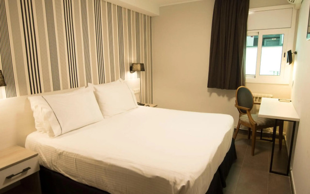 New Hotel Colón