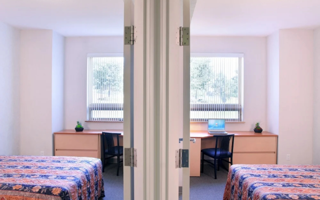 Residence & Conference Centre - Brampton