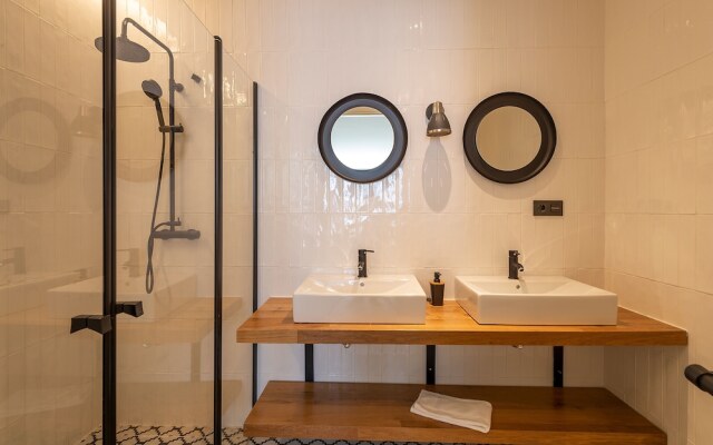 Bilbao Metropolitan Apartments by Urban Hosts