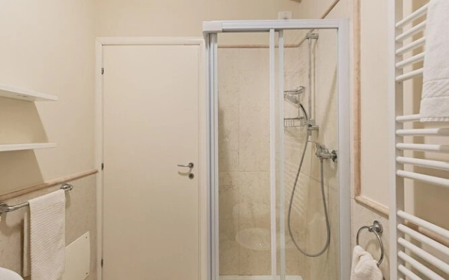 Residenza Miralago - 16 Domitilla - Locazione BK