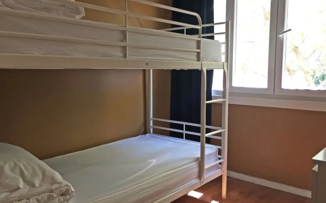 Avenue Hostel & Suites