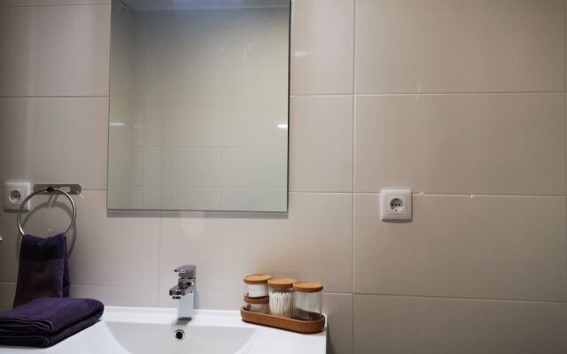 "room in Guest Room - Luxury Stay For 4 - Caparica Posthel"