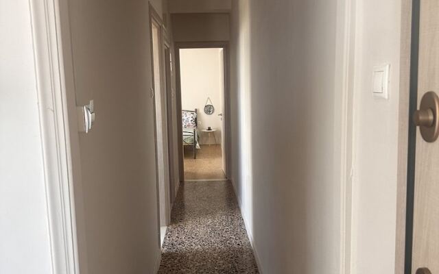 Agioi Theodoroi Beach view Modern Apt