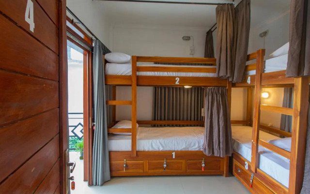 Ahoy Hostel