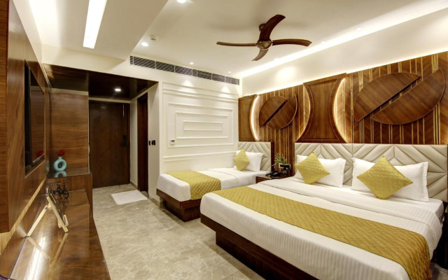 OYO 11325 Hotel Superb
