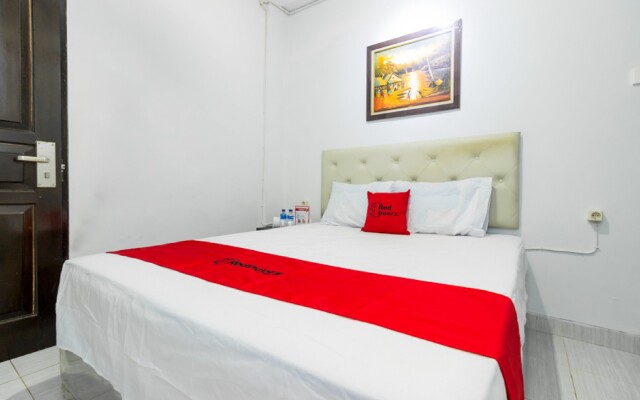 Reddoorz near Gajah Mada Plaza 2