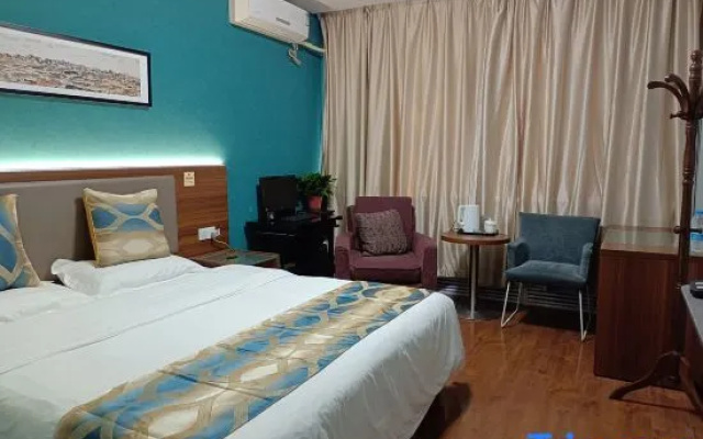 Meixian Qinhai Hotel