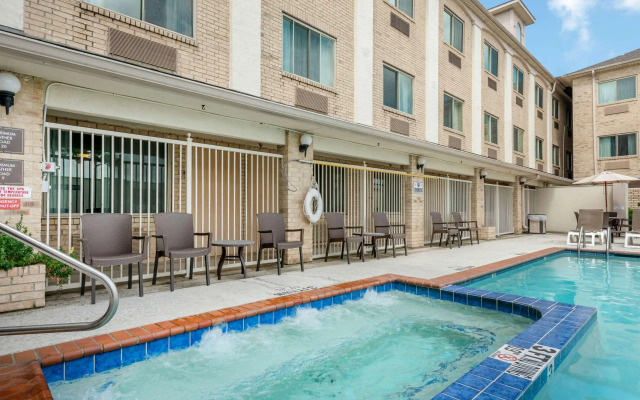 Comfort Inn DFW North-Irving