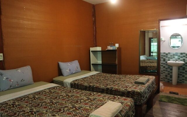 Mae Win Guest House and Resort