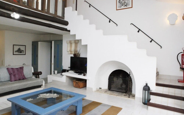 Cozy Golf Villa in Quinta da Marinha