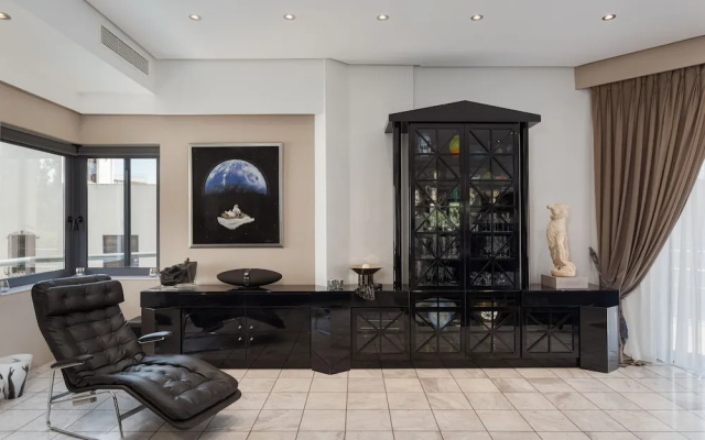 Athenian Riviera Luxurious Residence