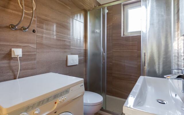 Pleasant Apartment in Malinska with Balcony