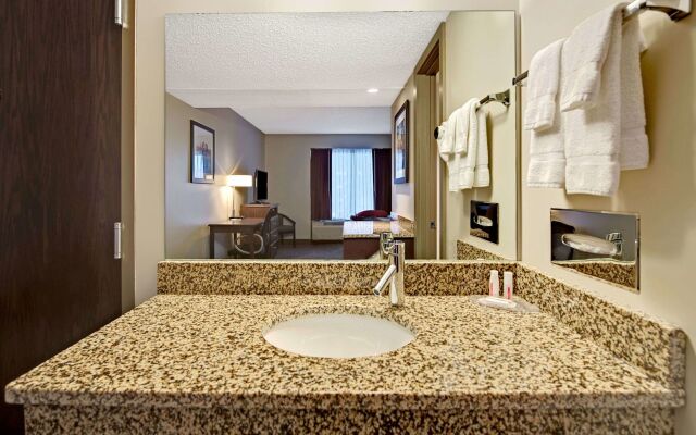 Quality Inn & Suites Columbus