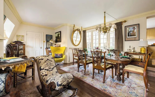 Mayfair 3-bed 6-guest W/patio & ac Berkeley Square