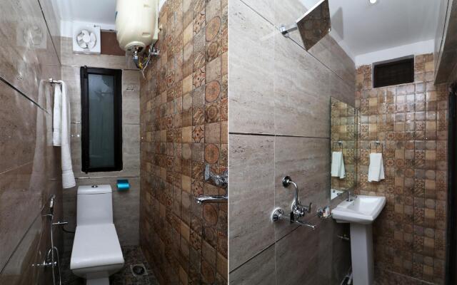 SPOT ON 65583 Hotel Navratan Residency