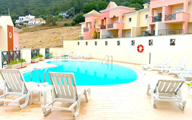 Oceanview Duplex shared Pool & Beach Sesimbra