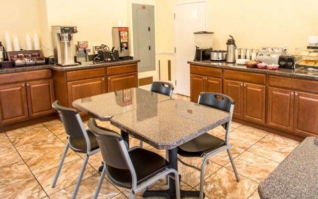 Quality Inn Kissimmee West - Lake Buena Vista South