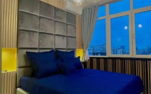 The Royalty Apartment old Town Center