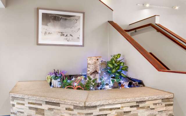 Rodeway Inn Gorham Riverside