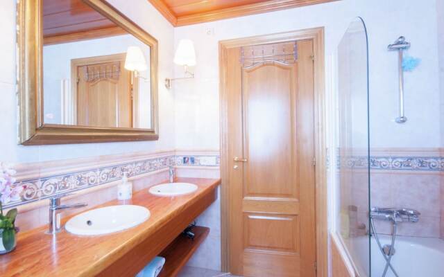 Luring Holiday Home in Girona With Swimming Pool