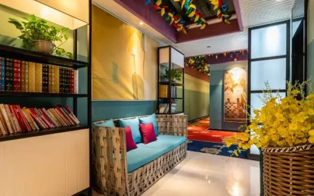 Yuhuashe Fashion Hotel (Zhengzhou Hanghai Plaza City Southeast Subway Station)