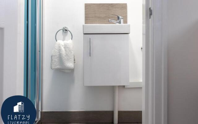 Flatzy - Charming Garden Annexe in Aigburth with Kitchenette