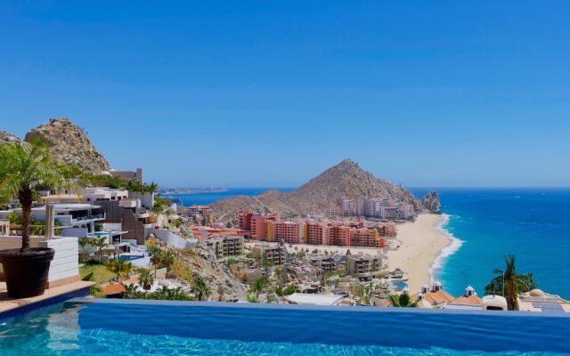 Great Cabo Location for Large Group at Villa Jade de Law