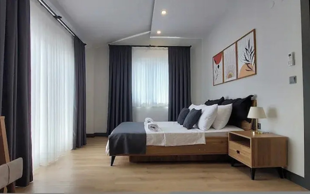 New Flat Large Living Space 4 Close to Lara Beach