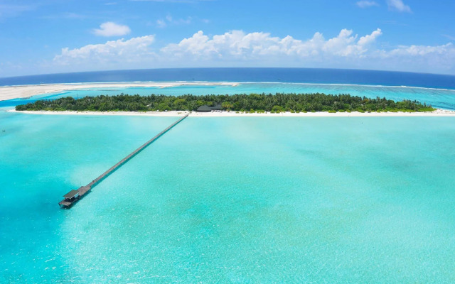 Holiday Island Resort & Spa