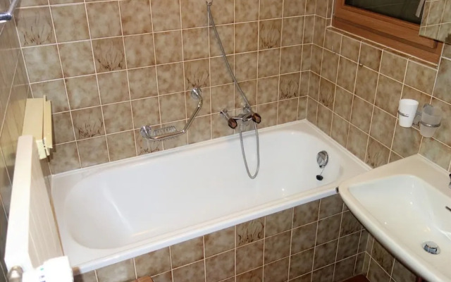 Modern Apartment With Views