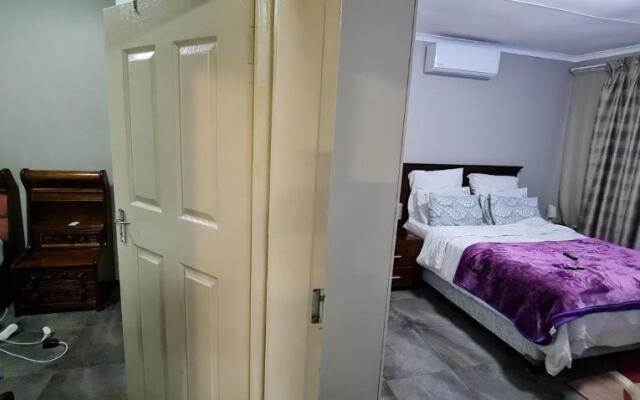 Executive 2 bed Apartment, free WIFI and DSTV