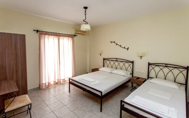 Konstantinos Hotel & Apartments 2
