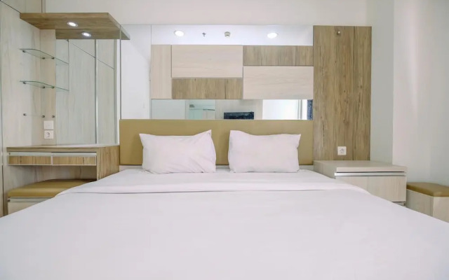Homey And Comfy 2Br Sentul Tower Apartment