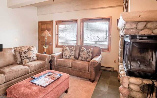 The Christophe 704 - 1 Bdrm - Great Hiking & Mtn Biking! Condo